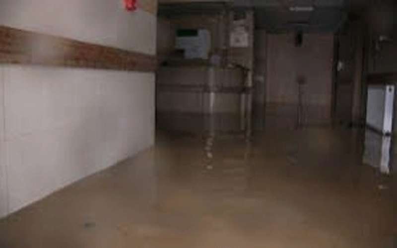 المياه تداهم مستشفى فيلادلفيا بعمان وإخلاء