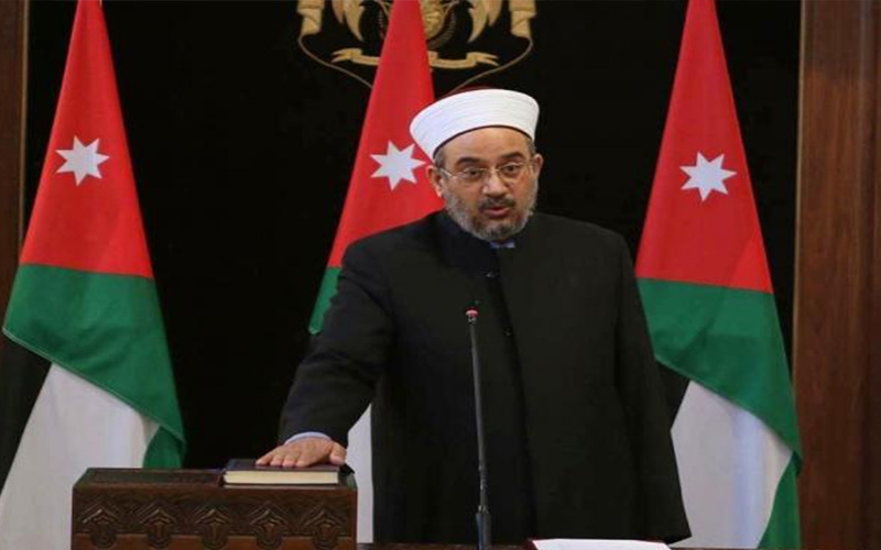 وزير الأوقاف يوجه لجان الزكاة لفتح