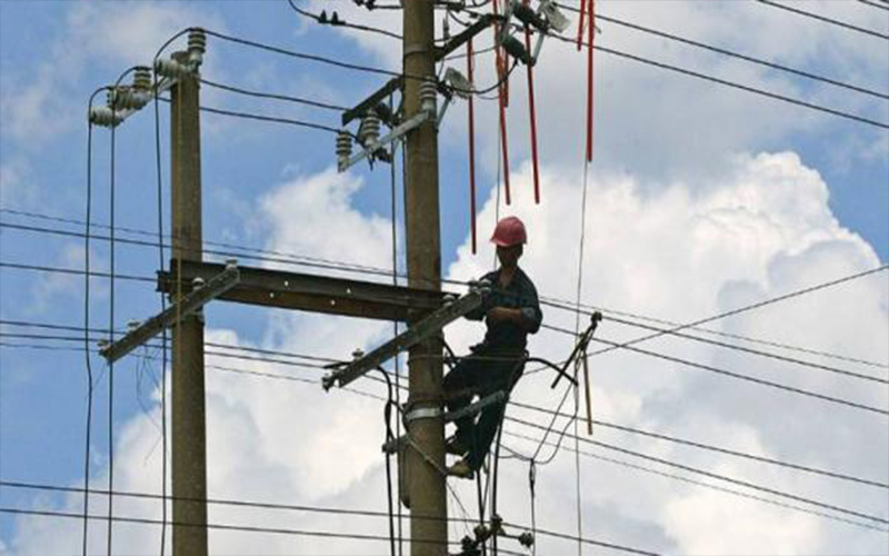 توزيع الكهرباء تعلن حالة الطوارئ وتؤكد