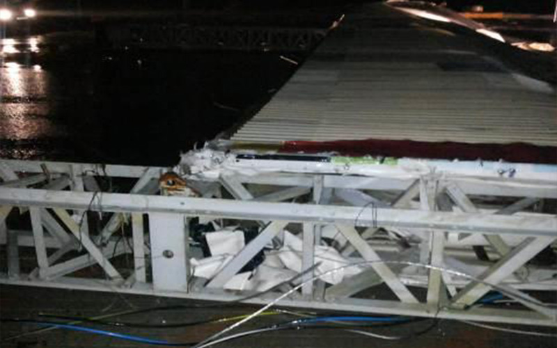 إنهيار جسر حديدي على مدخل الكرك