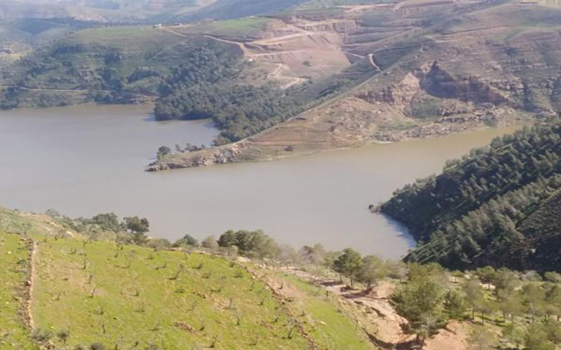 الاجهزة المعنية تمنع المتنزهين من التوجه