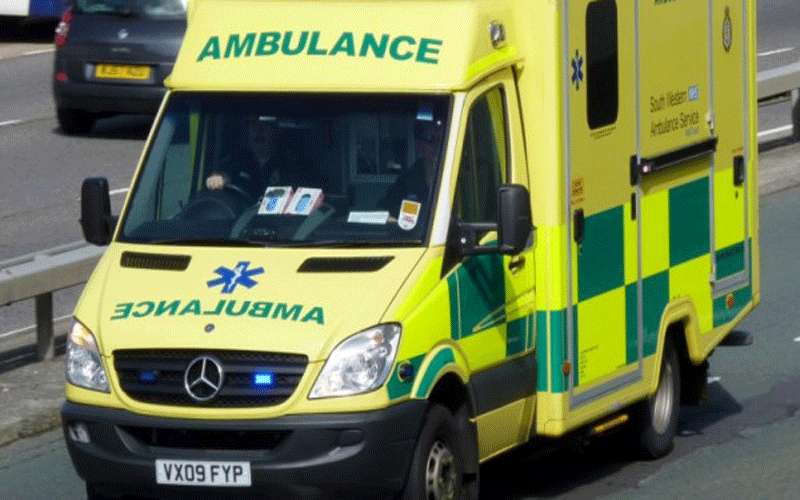 نهاية مأساوية .. مسعفون يجرون عملية