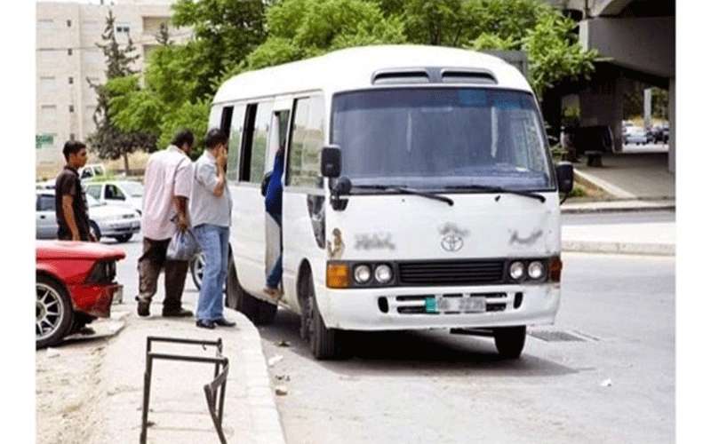 11 اصابة اثر حادث تصادم في