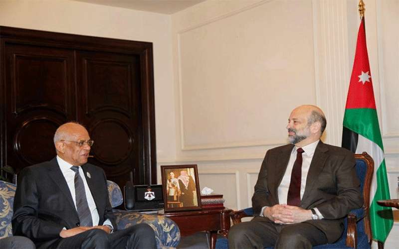 الرزاز : العمالة المصرية بالأردن محل