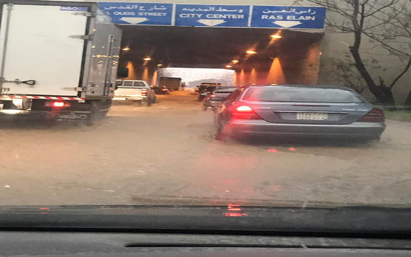 أزمة سير خانقة وازدحامات مرورية بمناطق