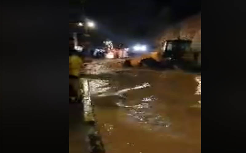 انقاذ شخص سقط داخل عبارة في