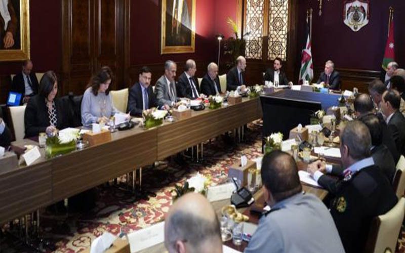 الملك يوجه الحكومة لإيجاد فرص عمل
