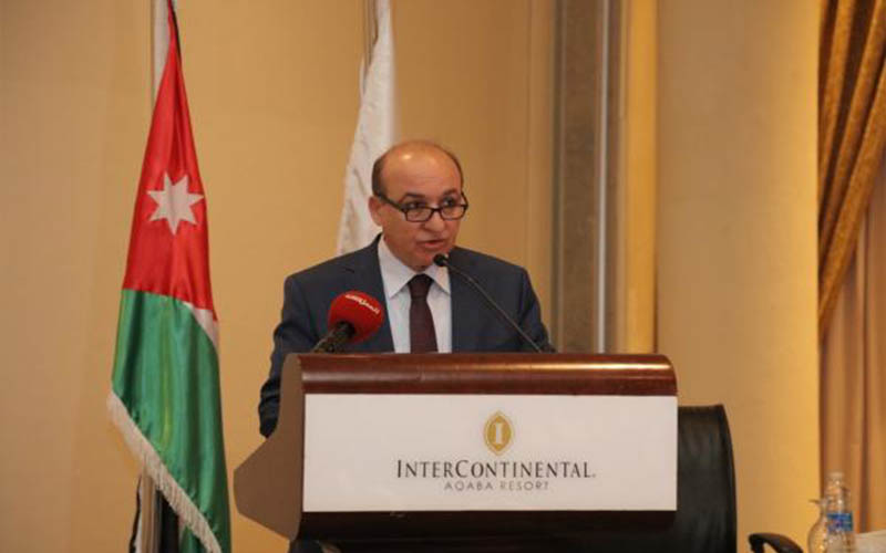 وزير النقل يلقي المدير التنفيذي للشركة