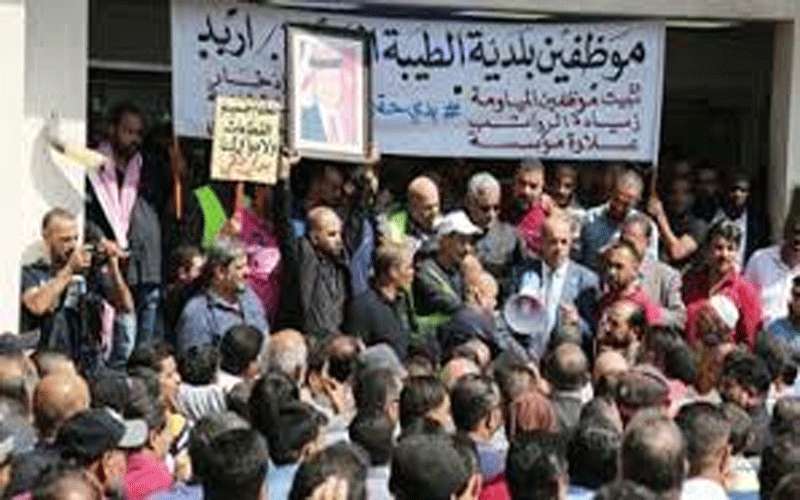 عاملو البلديات يجددون اعتصام نهاية الشهر