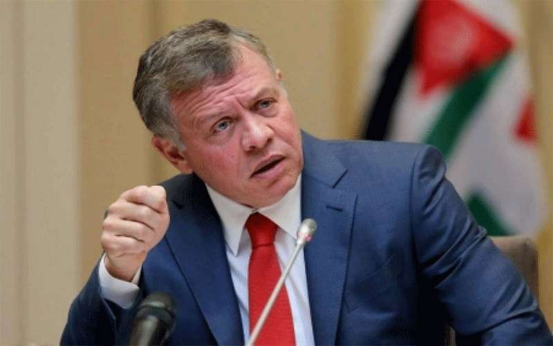الملك يلتقي صحفيين في قصر الحسينية