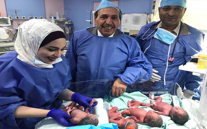 عشرينية تضع 4 توائم في اول