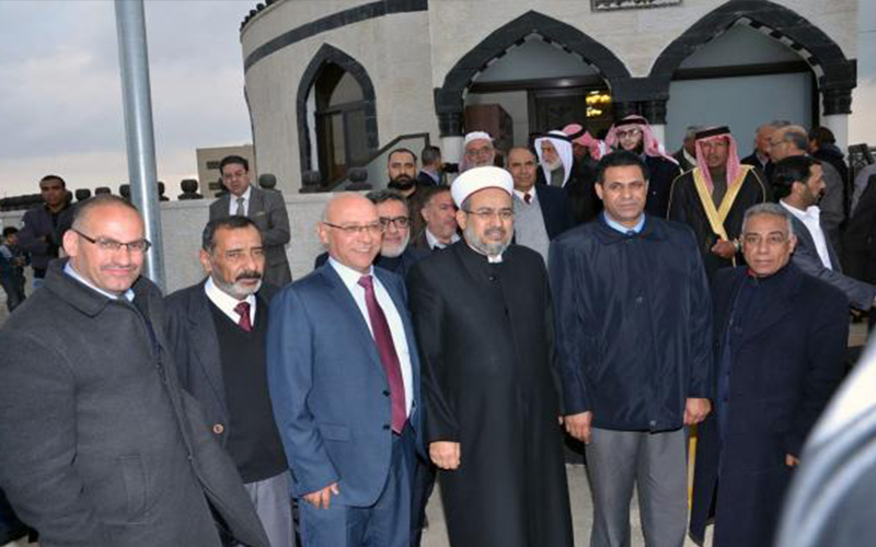 وزير الأوقاف يفتتح مسجد خالد بن