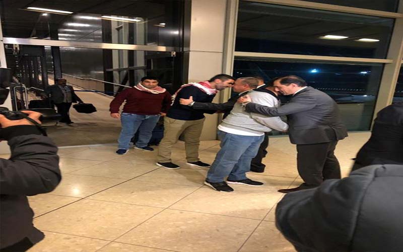 وصول المواطنين الثلاثة المحتجزين في ايران