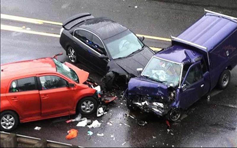 إصابة (4) أشخاص اثر حادث تصادم