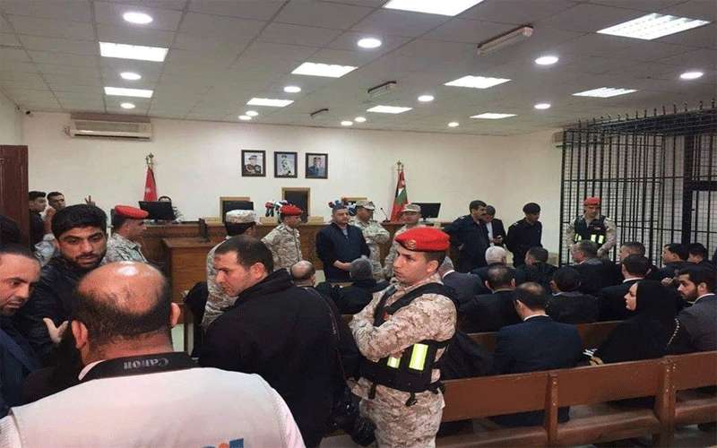 6 متھمین تغیبوا عن عن أول