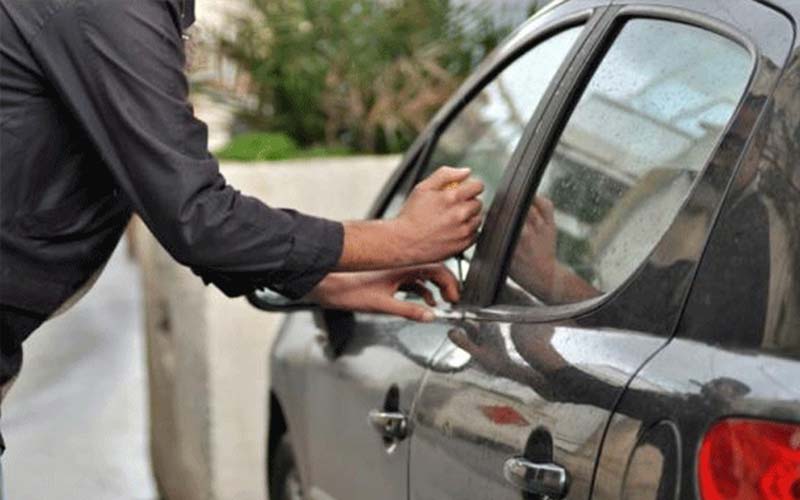 القبض على شخص قام بسرقة محتويات