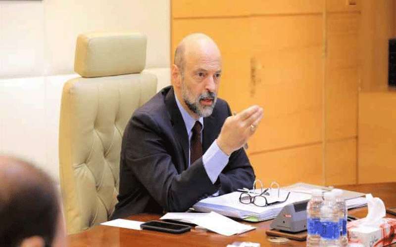 الرزاز بين معادلة التعديل الموسع او
