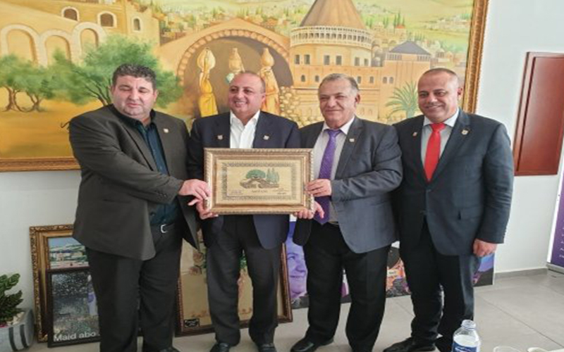 وفد من عمان الأهلية يزور بلديات