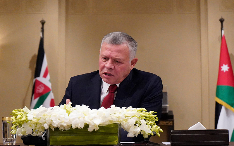 الملك: ما يبقيني مستيقظا في الليل