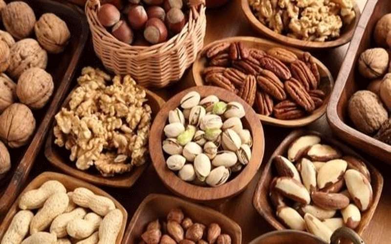 فيتامين (إي) يعزز خصوبة الرجل والمرأة