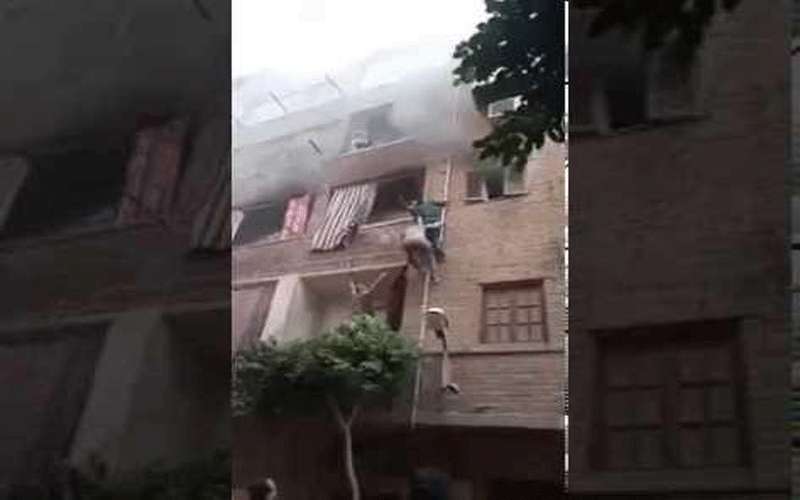 شاب مصري ينتشل 3 أطفال من