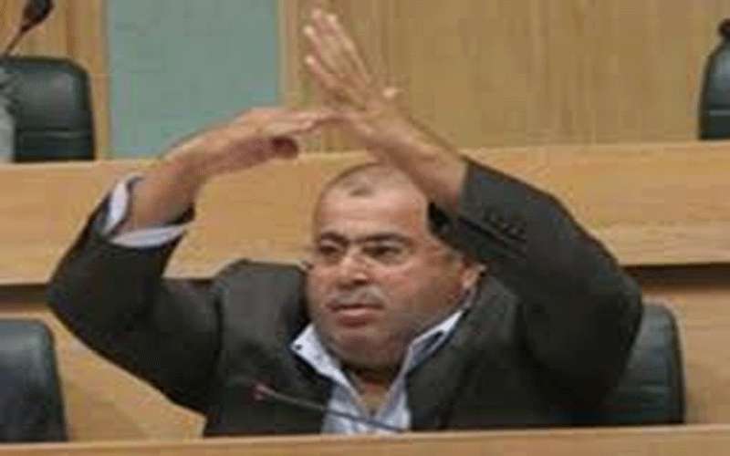 إدارة فيسبوك تحظر عطية