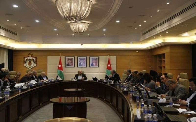 الحكومة تناقش التشغيل .. وحوافز لإزالة