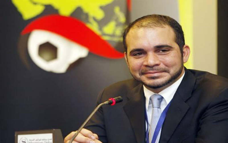 الأمير علي يتصل هاتفيا مع رئيس