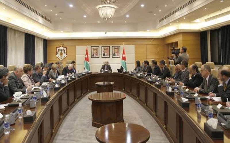 رئيس الوزراء يلتقي سفراء ورؤساء بعثات