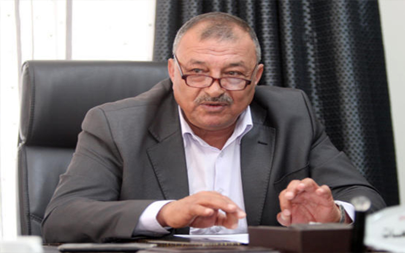 إحالة نقيب المعلمين ونائبه إلى التقاعد