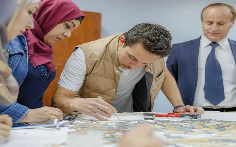 ولي العهد في معهد مأدبا لفن