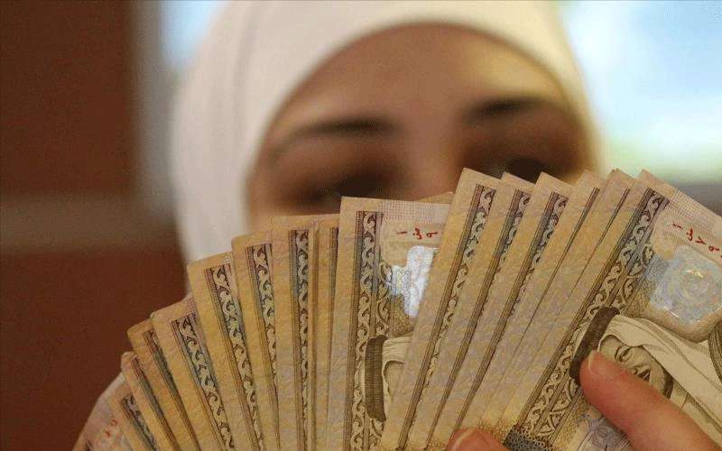 عجز الموازنة ينخفض إلى 5ر122 مليون