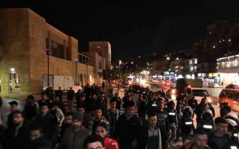 متعطلو الطفايلة يعتصمون بمجمع رغدان