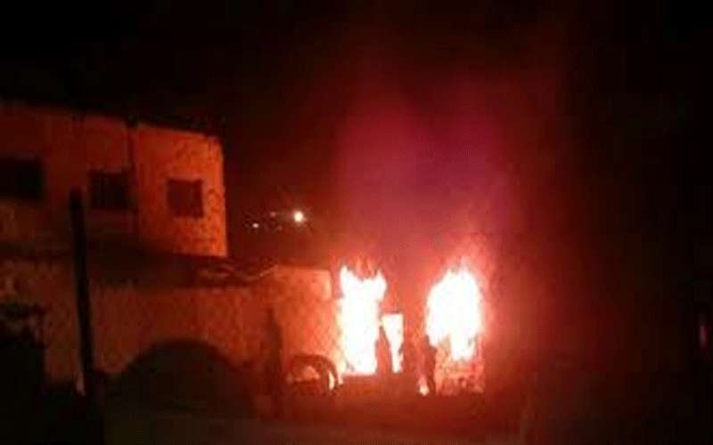 إخماد حريق شب بكرفان شركة في