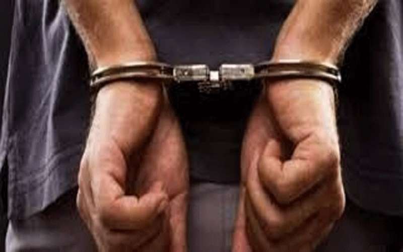 توقيف شقيق مسؤول سابق بتهمه ارسال