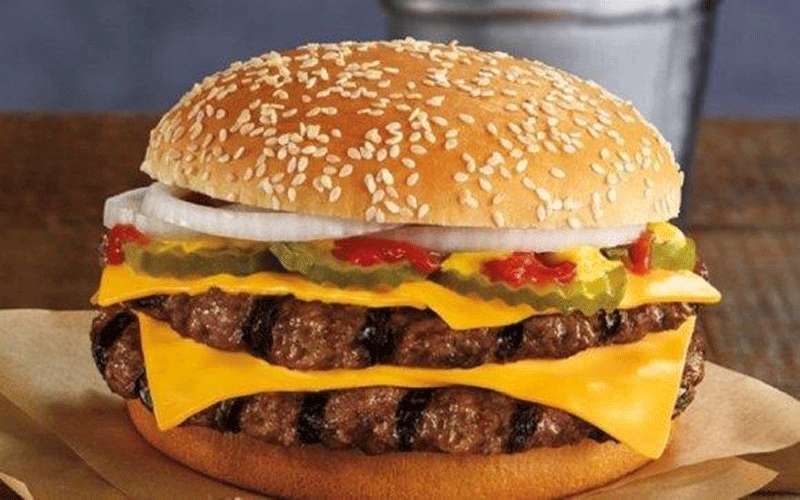 أب يرهن ابنته بمطعم مقابل وجبة