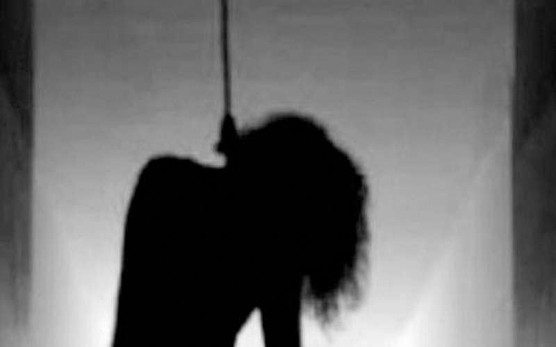 التحقيق بشبهة انتحار طفل باكستاني في