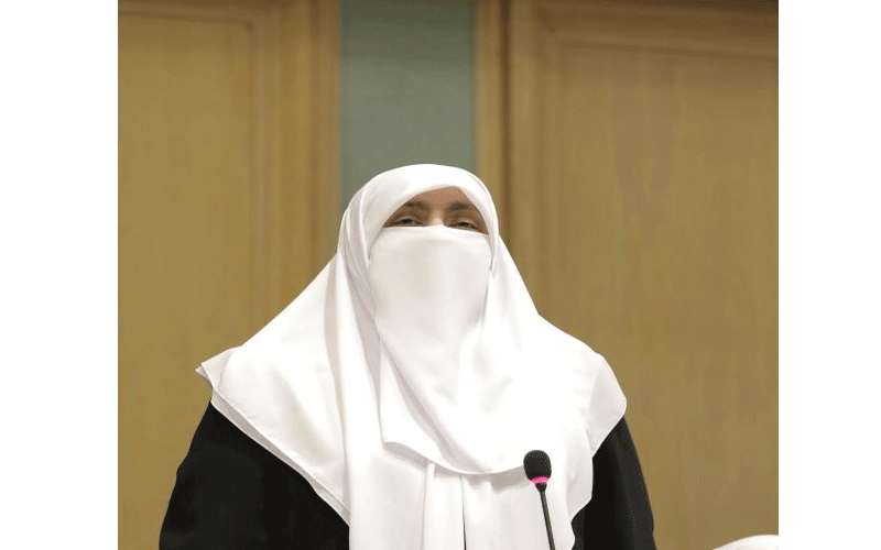 العتوم تطالب وزير التربية بتعيين 100