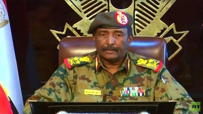المجلس العسكري السوداني يعفي مسؤولين كبار