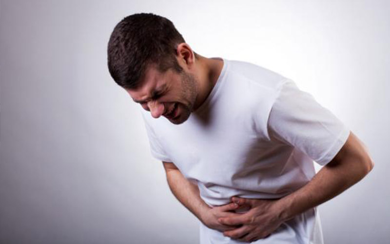 5 اصابات بآلام في المعدة في