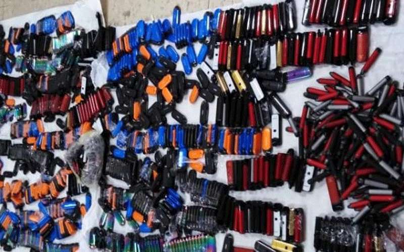 إحباط تهريب 1534 سيجارة وارجيلة الكترونية