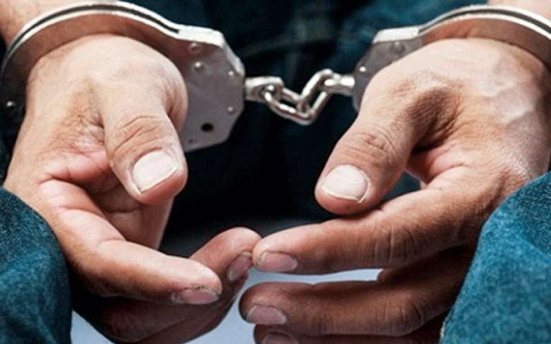 ضبط شخص بحقه 9 طلبات قضائية