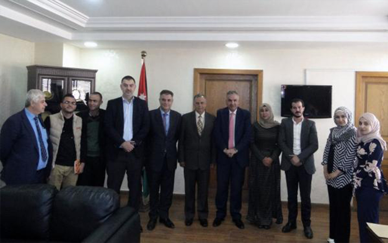 الحكومة تبحث تشغيل خريجي العلوم السياسية