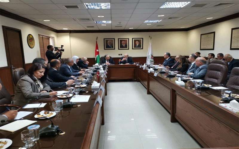 الرزاز: مهمة الحكومة إنفاذ التوجيه الملكي