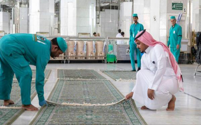 21 ألف سجادة جديدة للحرم المكي