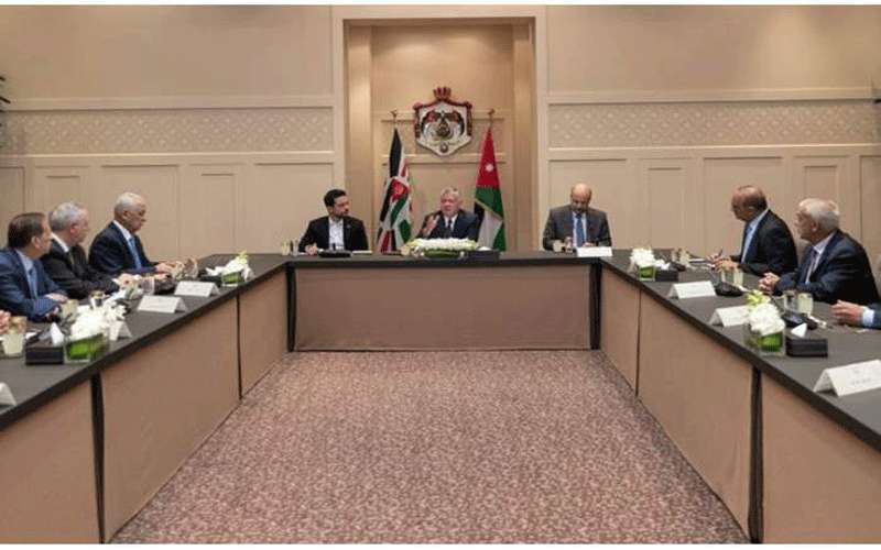 الملك يلتقي ممثلين عن القطاع الخاص