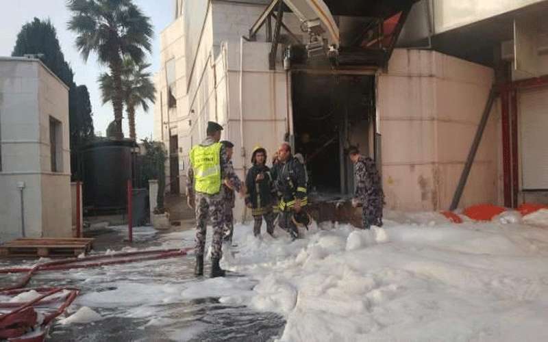 4 إصابات بحريق مستودع أدوية بالبيادر