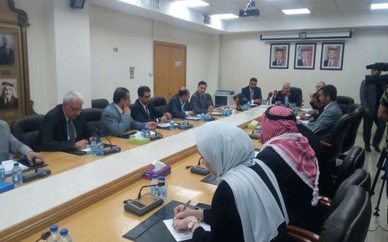 رؤساء مجالس المحافظات يهاجمون الحكومة ويتهمونها