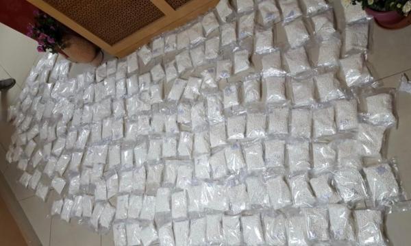 احباط تهريب 420 الف حبة مخدرة