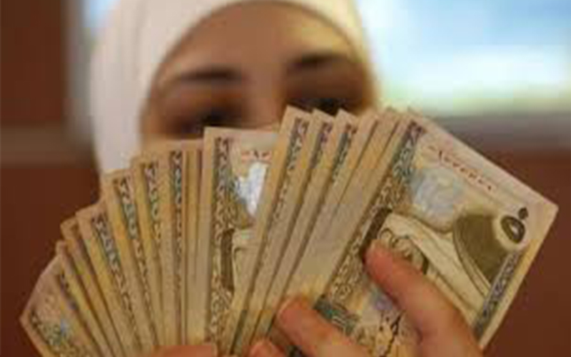 12 بنكا يؤجل أقساط العملاء لشهر
